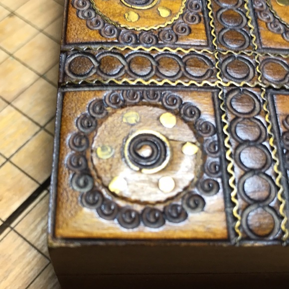 Geometric Metal Rings Inlay Carved Wood Box India 4”L x 4”W x 1.75”H 60s 70s - Picture 12 of 12